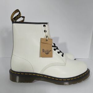 Dr Martens Size Men 13 Ladies 14 8 Eye Smooth Leather Boots White New No Box